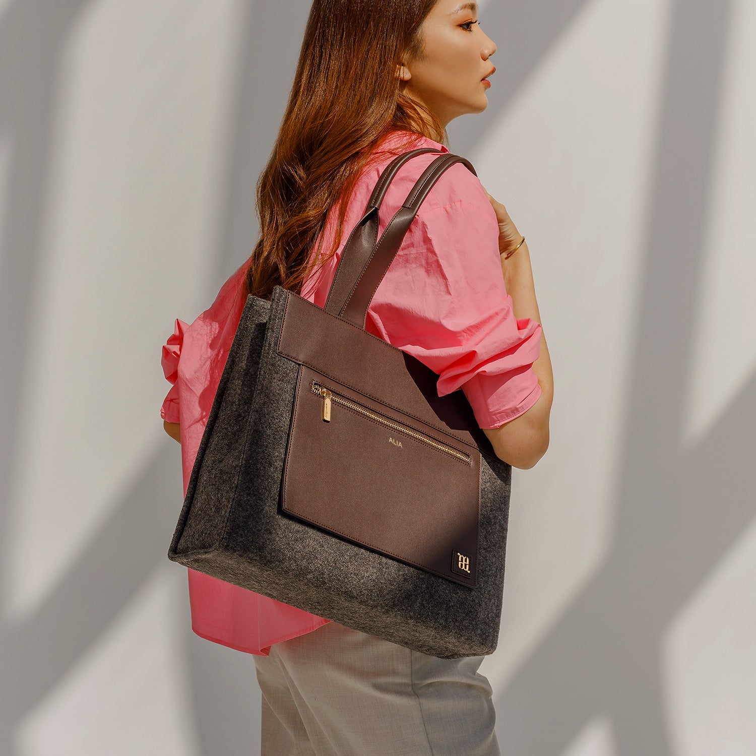 Velia L Tote Felt
